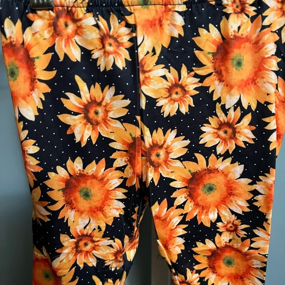 Sunflower Cream Hoodie and Floral Leggings Set Boutique NWOT